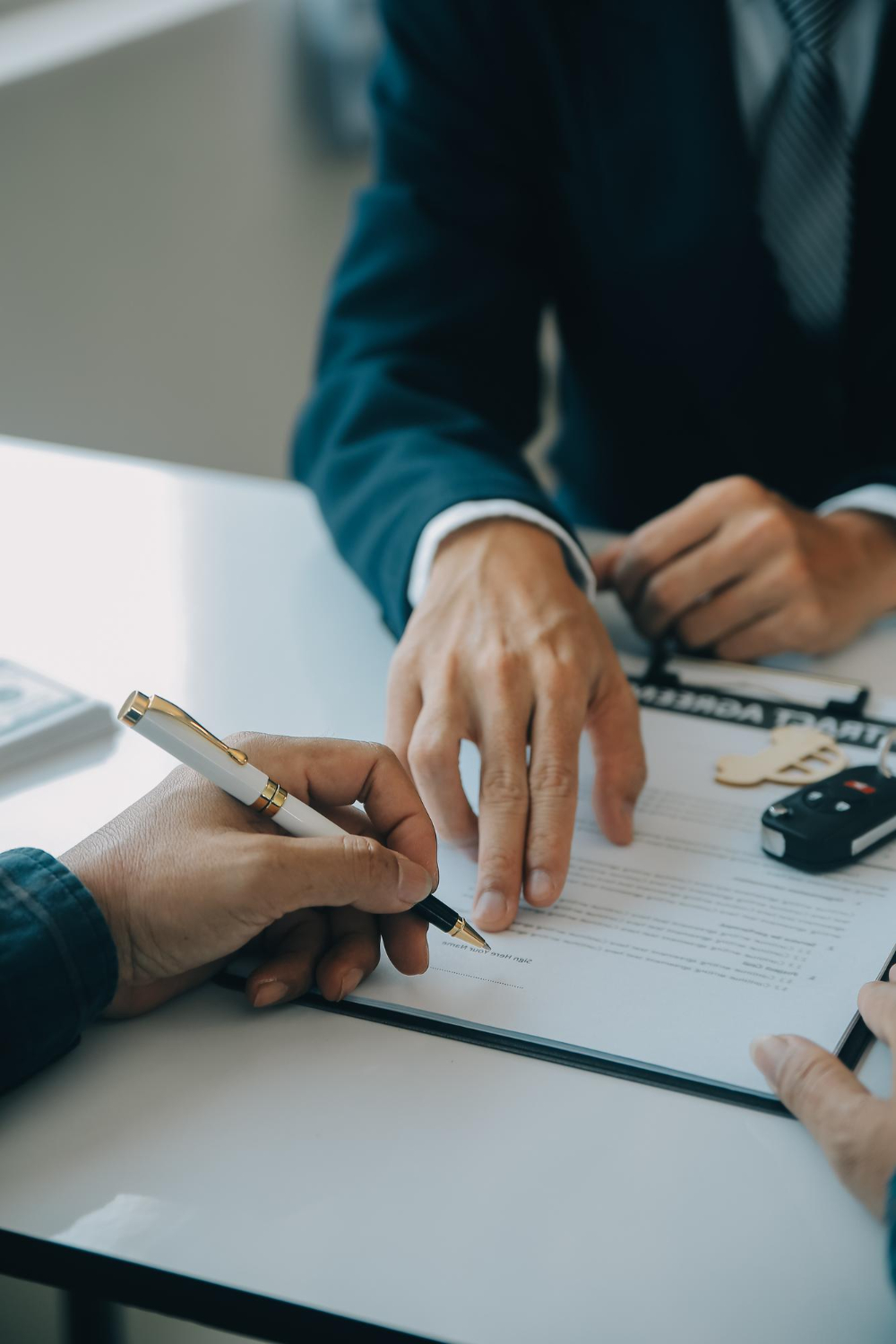 financiamento com juros altos, como identificar juros abusivos, CET financiamento, comparar taxas de financiamento, crédito consciente,